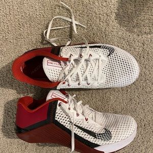 I’m selling this metcon because I’m not using. It’s brand new as you can see